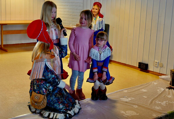 Barnejoik og -kunst
