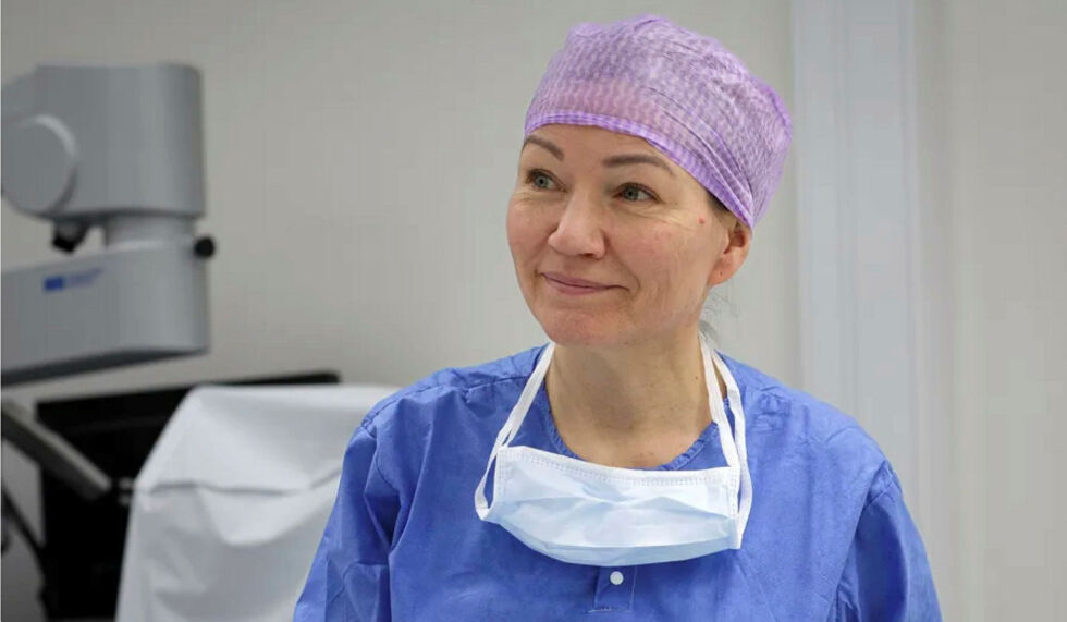 Overlege og øyespesialist Kari Milch Agledahl ønsker at den samiske pasienten skal bli møtt med sitt eget språk.
 Foto: Tor Even Mathisen, Finnmarkssykehuset