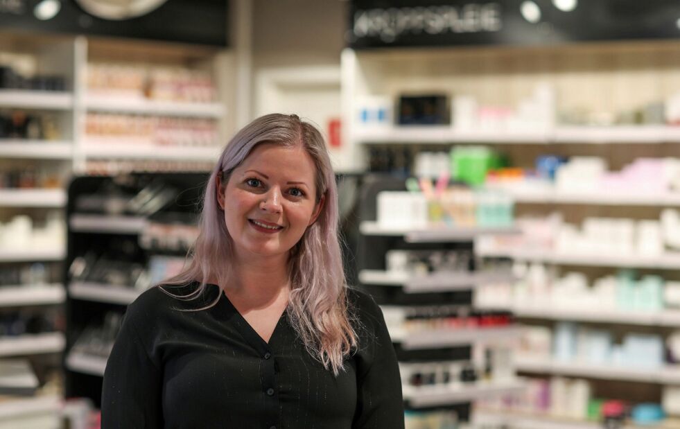 På parfymeriet Fredrik & Louisa, opplever Hege Udtian stor forståelse fra flinke kunder som er bevisste på hvordan de handler. FOTO: SILJE L. KVAMMEN