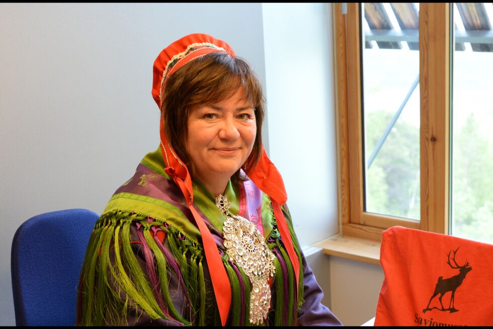 Sametingsråd Mariann Wollmann Magga (Ap) legger frem rovdyrsstrategi.
 Foto: Steinar Solaas