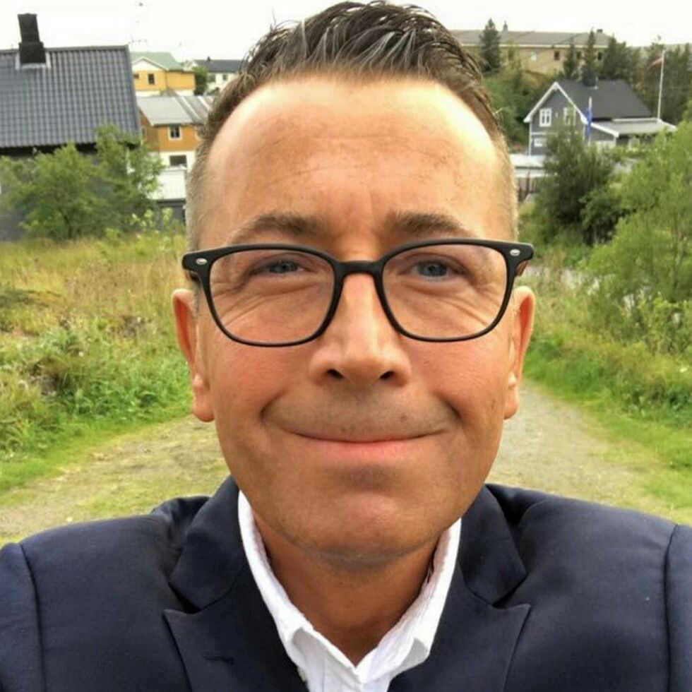 Utflyttet honningsvåging Bjørn Roger Abrahamsen sier at det ikke frister å flytte tilbake til Nordkapp for å bo og arbeide der; på grunn av den store splittelsen i lokalsamfunnet. – Ei snarlig forsoning må til, sier han.
 Foto: Privat