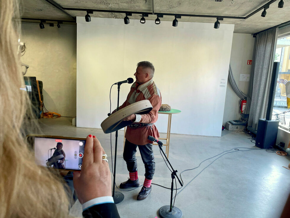 John Henrik Mienna fengslet publikum med sin måsejoik.
 Foto: Birgitte Wisur Olsen