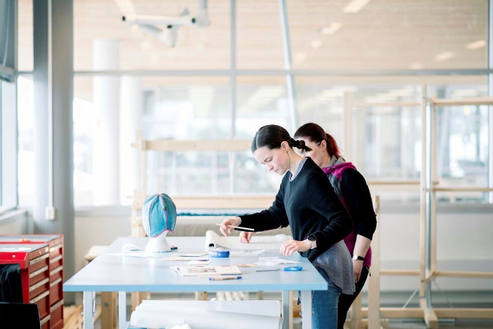 Sámi allaskuvla star­ter nå opp studie i sør­sam­isk hånd­verk, vætna, på Røros. Stu­diet «Kon­ti­nui­tet og vita­li­se­ring av tra­di­sjo­nell vætna» er et sam­ar­beid med Aajege – Sam­isk språk- og kul­tur­sen­ter.
 Foto: Ánne Kátjá Gaup/Johtti Product