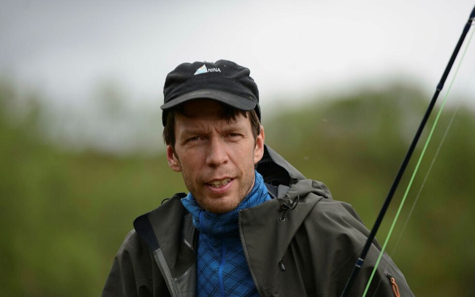 Forsker Morten Falkegård hos Norsk institutt for vannforskning sier fisket til hytteeierne på finsk side av Tanaelva ikke fører til en økning i det totale uttaket av laks. – Fisket til hytteeierne skjer innenfor den finske andelen, sier han.
Foto: Privat