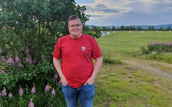 Ung tanagutt sikter seg inn på Stortinget