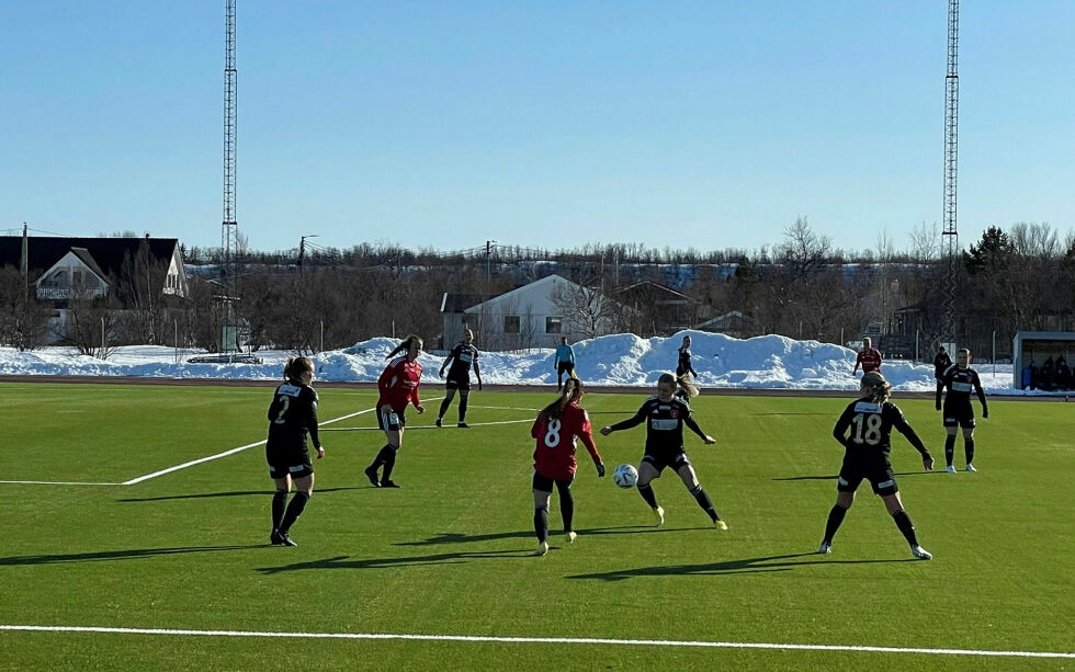 Serieåpning 2. divisjon damer.
 Foto: Hannah Persen