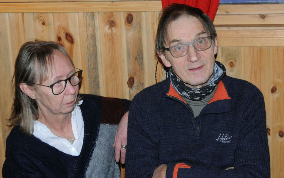 Betty Savio og samboer Rikard Hansen fortviler over at det gode tilbudet på Nordmo gård er historie.
– Dette har vært høydepunktet tre dager i uka for Rikard, sier hun. Her fotografert for to år siden.
 Foto: Hallgeir Henriksen