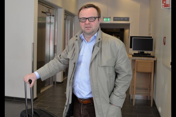 Fem vil lede plenumsstaben