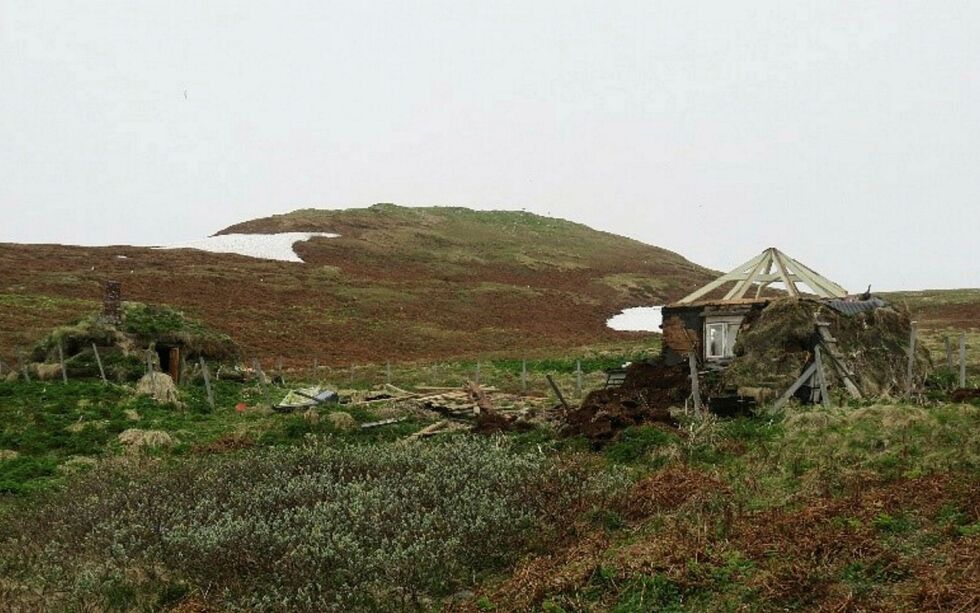 De to gam­me­ne på Rein­øya, Hyg­ga og Trygga, som ble satt opp på 1800-tall­et, skal set­tes i stand slik at de igjen kan bru­kes.
Foto: For­svars­bygg