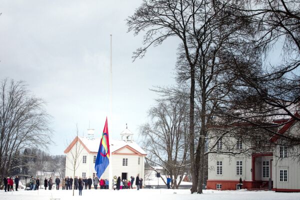 Sammenligner Tråante og Eidsvoll