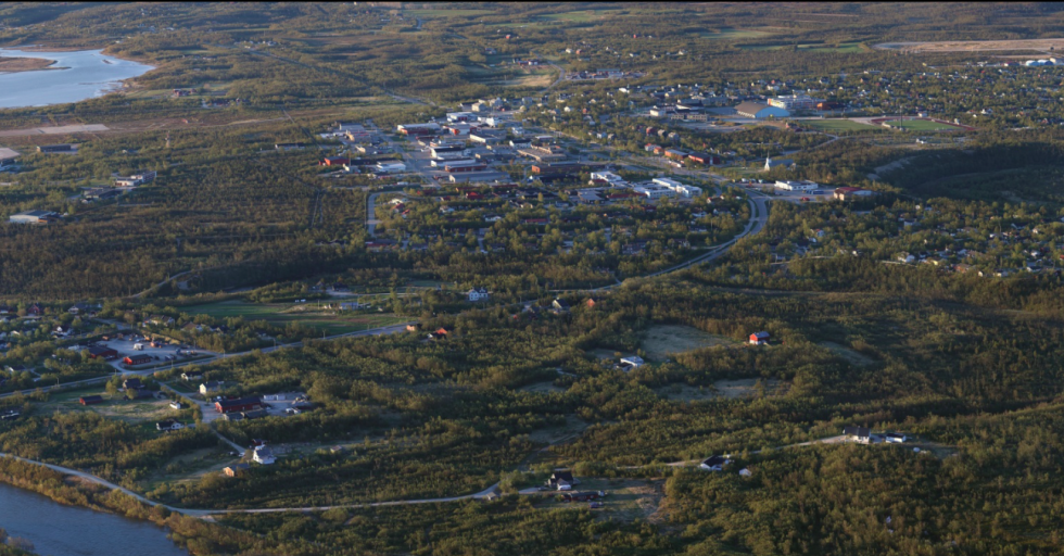 Panoramabildet over Lakselv gir deg god oversikt og muligheten til å zoome uten å miste kvaliteten.
 Foto: Stian Bjerke