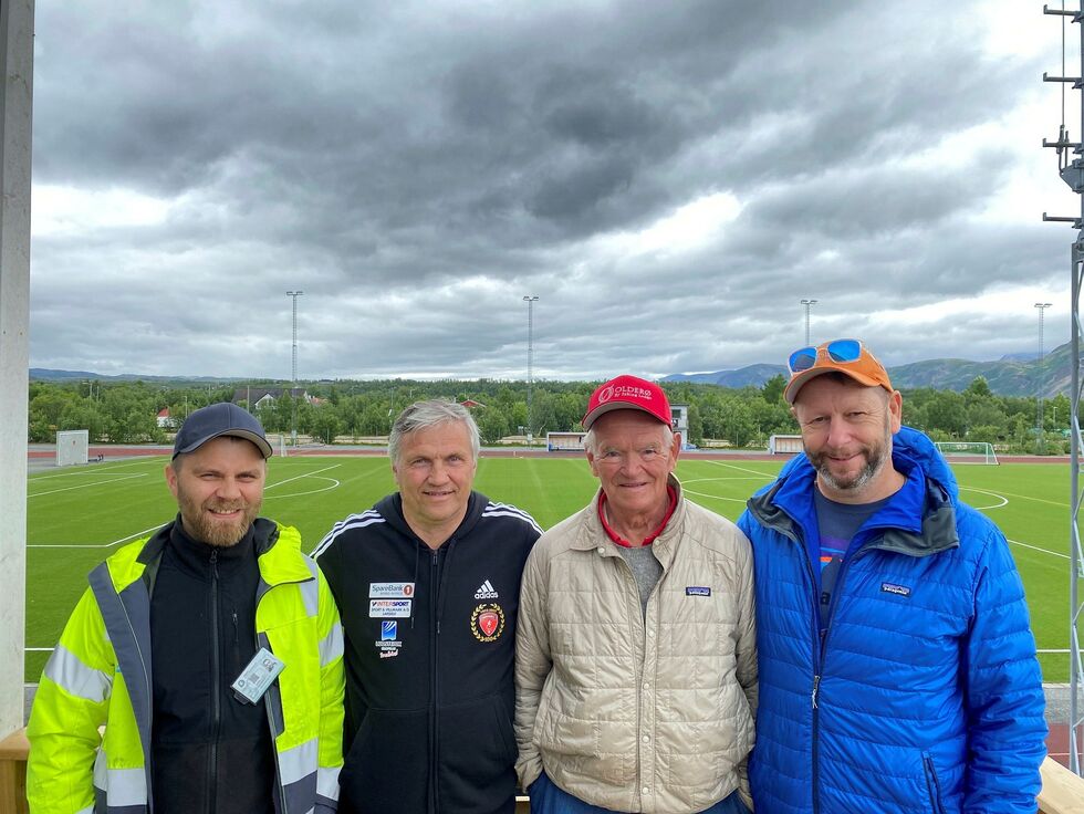 Stian Sørli fra Arctic Entreprenør, Reidulf Høybakken fra Porsanger idrettslag, Trond Mohn og Henrik Kassow Andersen, daglig leder for Olderø Fly Fishing Lodge.
 Foto: Roger Albrigtsen
