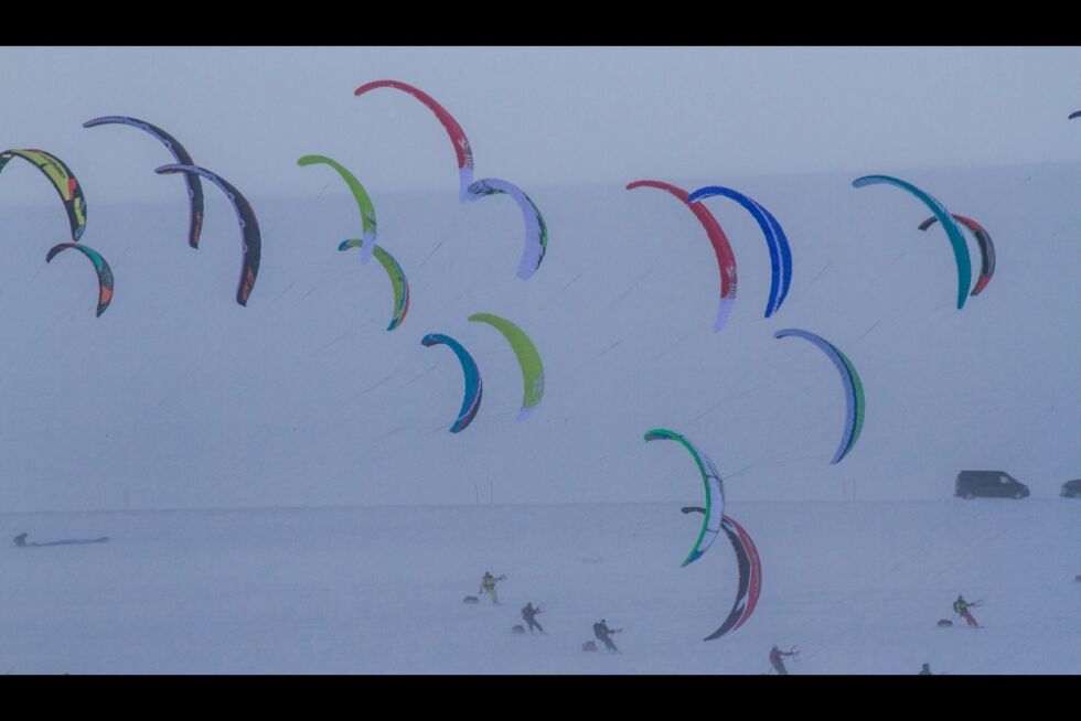 Det kan bli et fargerikt skue når 32 lag starter i årets kitekonkurranse fra Berlevåg til Vardø.
 Foto: VAKE