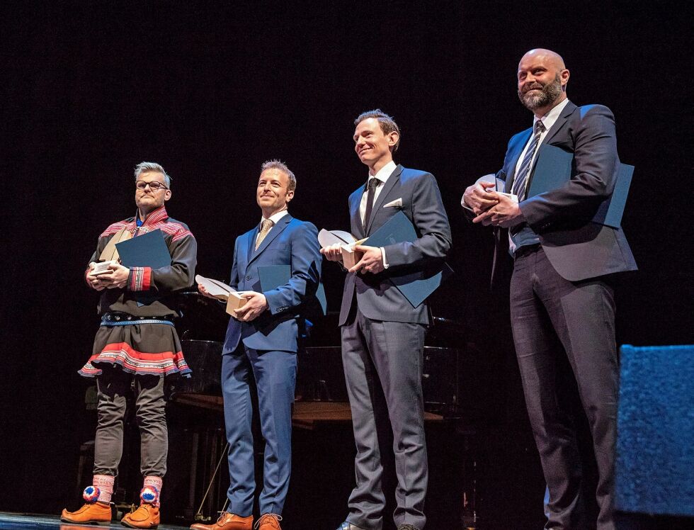 Journalistene Kenneth Hætta, Harald Amdal, Eirik Linaker Berglund og Thor Harald Henriksen fikk Fritt Ords pris 2018 for arbeidet med Tysfjord-sake. Nå jobber Amdal, nummer to fra venstre, videre med saken i nytt format.
 Foto: Yina Chan/Fritt ord