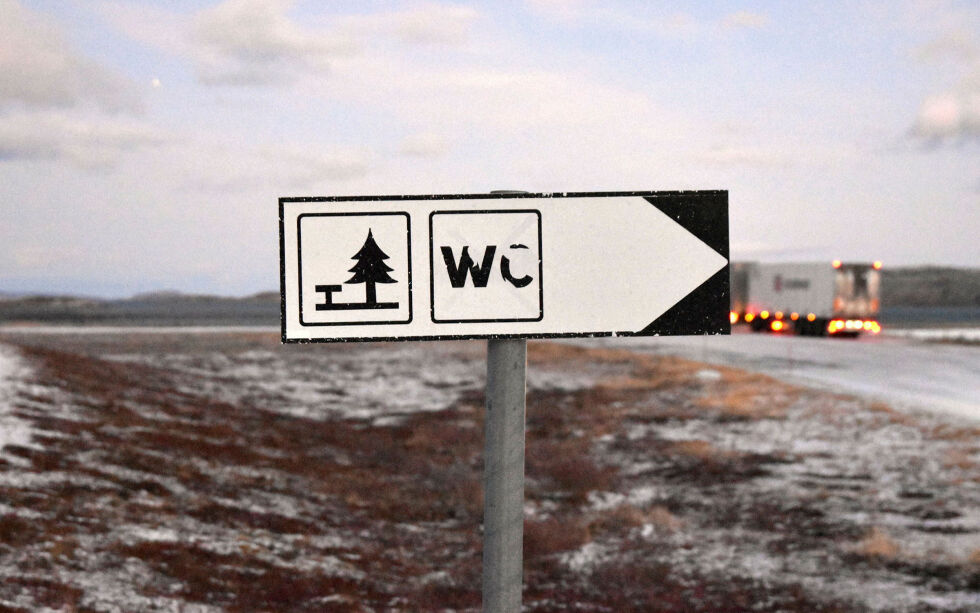 Parkeringsplass og rasteplass ved Bjørnnes utenfor Lakselv i Porsanger.
 Foto: Sara Olaussen Stensvold