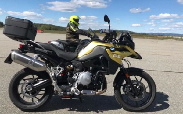 Starter med oppkjøring for motorsykkel