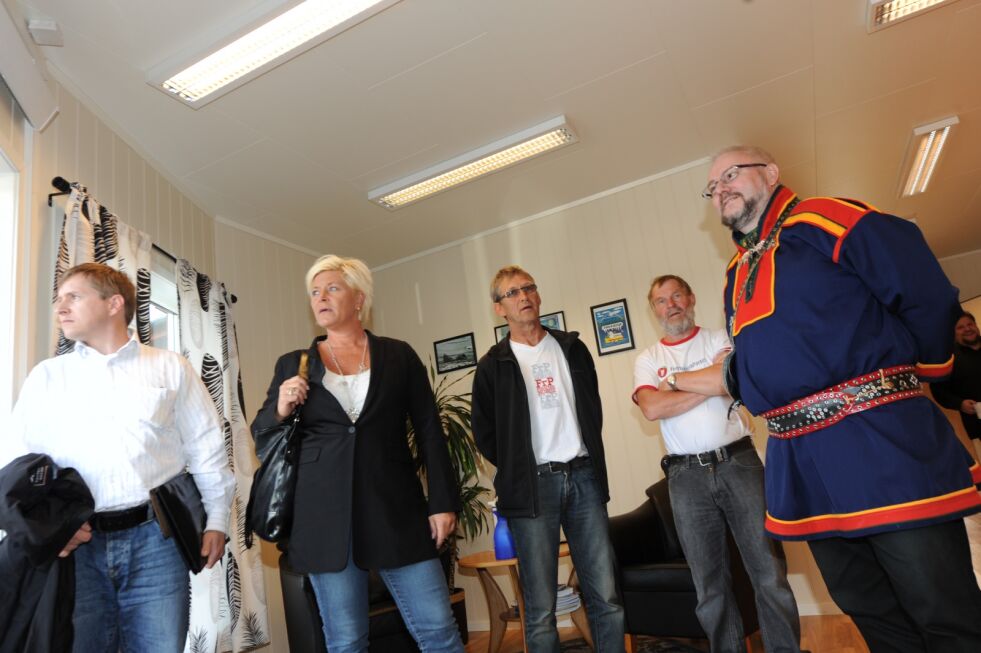 Siv Jensen besøkte Ságat i 2011. Denne helgen skulle hun til Vadsø, men ble stoppet av uværet.
 Foto: Lars Birger Persen