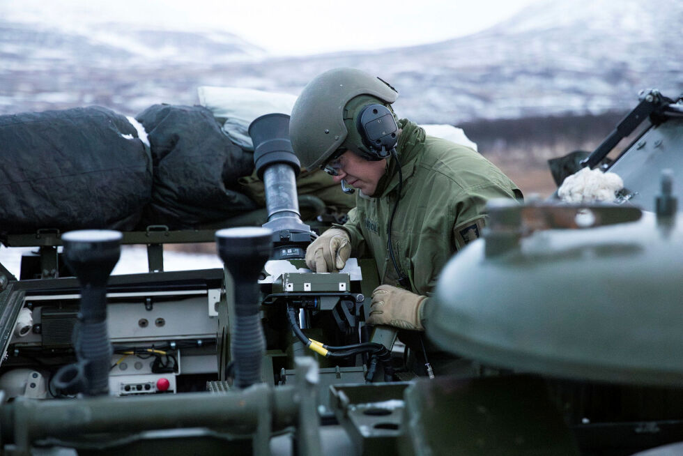 Fire nye BK CV90-vogner er tilført Porsanger bataljon. Med ny plattform og digital tilknytning kan bombekastertroppen levere raskere og mer presis ild.
 Foto: Forsvaret