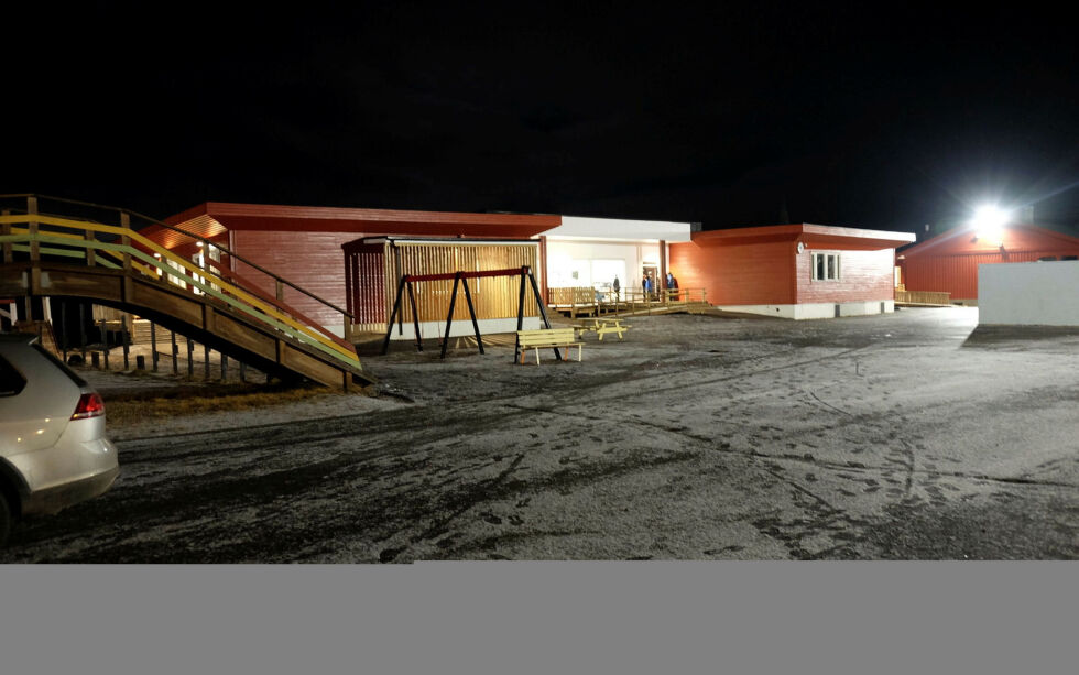 Skolene i Vadsø må forvente kutt det kommende året, men politikerne vedtok at oppvekstsenteret i Vestre Jakobselv skal bestå.