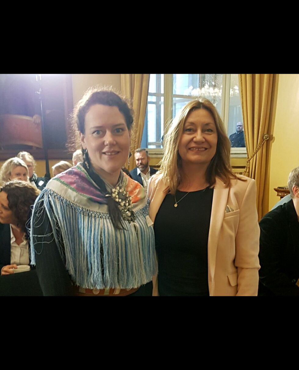 Silje Karine Muotka og Anne Karin Olli var begge representert da regjeringen lanserte sin strategi mot hatefulle ytringer.
 Foto: MMS