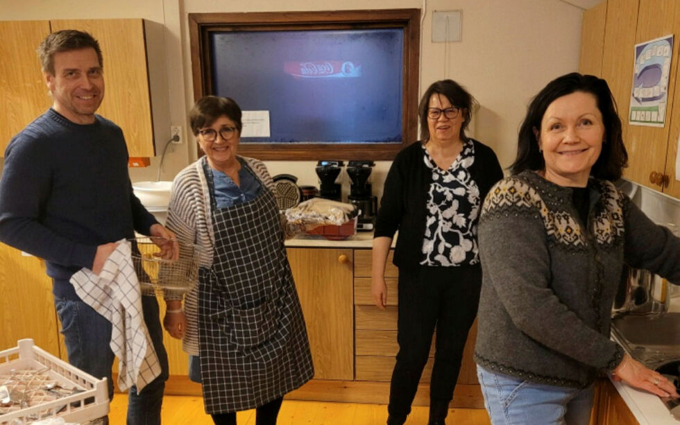Her poserer kokkelaget foran Trond Ihler, som var en del av laget sammen med fra venstre, Robert Wille, Solbjørg Mortensen, Lise Lotte Olsen og Ragni Bugge Pedersen.
 Foto: Trond Ihler