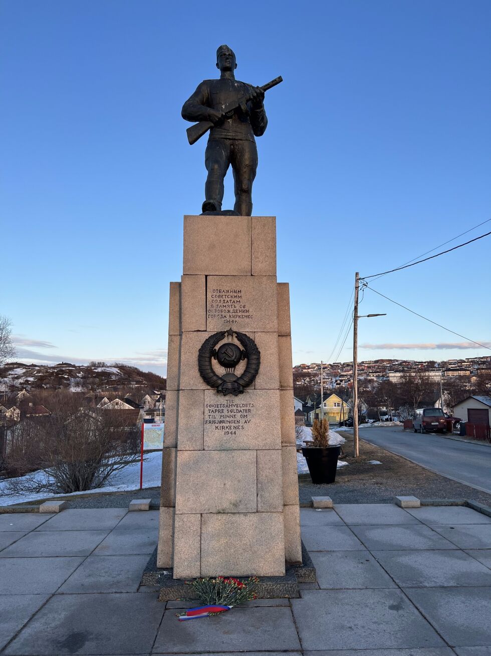 Sør-Varanger SV vil holde en markering på frigjøringsmonumentet i Kirkenes på frigjøringsdagen 8. mai, da Tyskland kapitulerte i 1945, selv om kommunen har kutta ut markeringa her.
 Foto: Hallgeir Henriksen