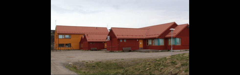 Selskapet Basecamp Varanger AS ser for seg tidligere Fossen skole som en turistbase.
 Foto: Torbjørn Ittelin
