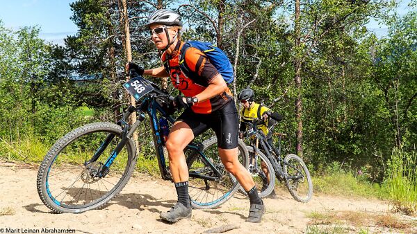 150 kilometer i tøft terreng