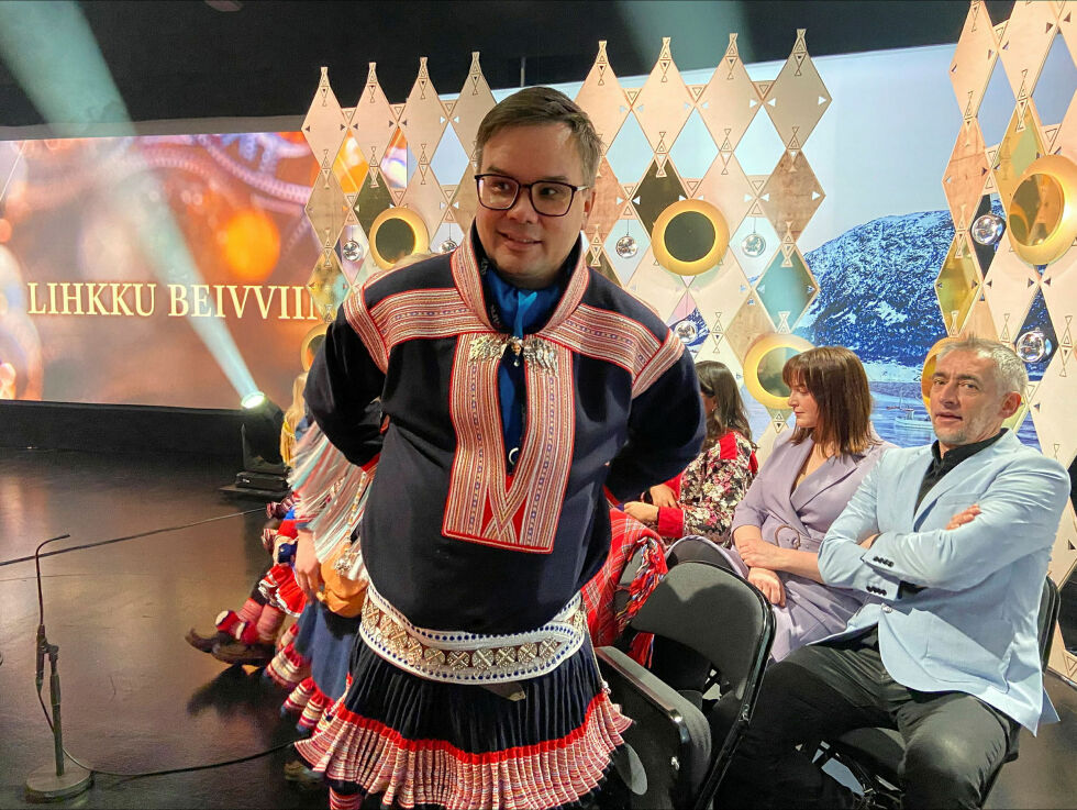 NRK Sápmis direktør, Johan Ailo Kalstad, tror ikke kuttene i budsjettet medfører oppsigelser i urfolkskanalen.
 Foto: NRK Sápmi