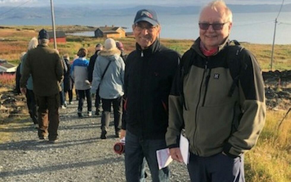 Guidene Einar Niemi og Trygg Jakola (til høyre) hadde med seg nær 40 andre på den historiske rusleturen i Vestre Jakobselv.
BEGGE FOTO: PRIVAT