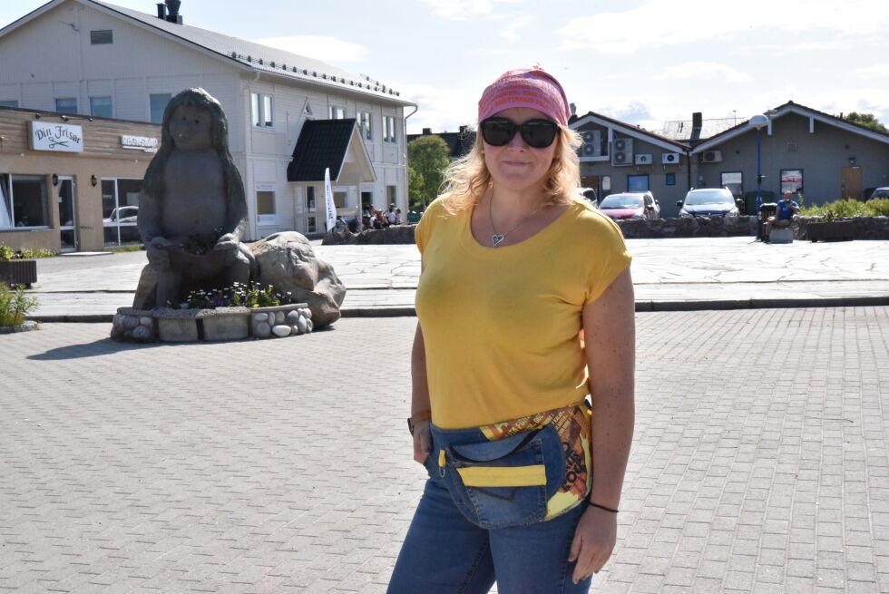 Gunn-Iren Gunvorsdatter Simensen fikk en telefon i april om at Midnattsrocken ønsker at hun skal fortsette å sy sine rockeprodukter med en ny avtale.
 Foto: Kristin Antonie Humstad