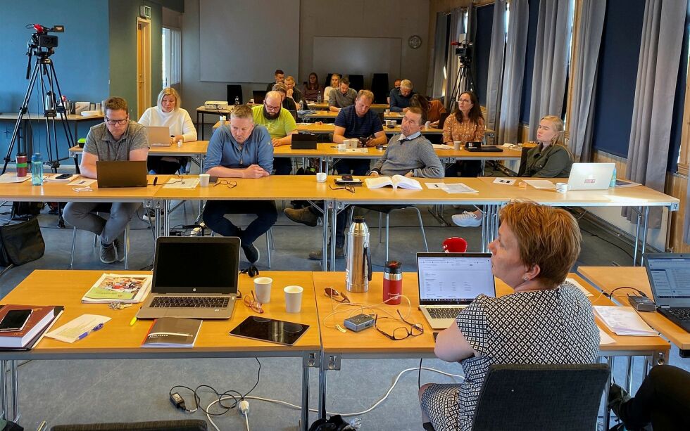 Bilde fra kommunestyremøtet i juni. Porsanger-ordfører Aina Borch (Ap) i forgrunnen. Foto: Marius Thorsen