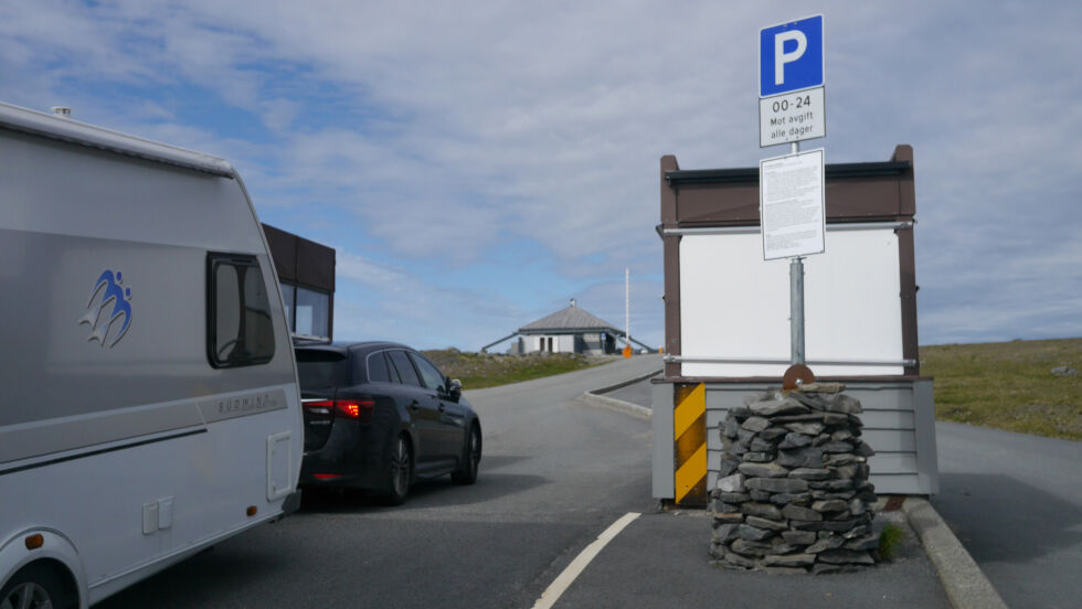 Hålogaland lagmannsrett slår fast at Scandic Hotels må søke om kommunalt løyve for å kunne kreve avgift for parkering på Nordkapplatået.
 Foto: Geir Johansen