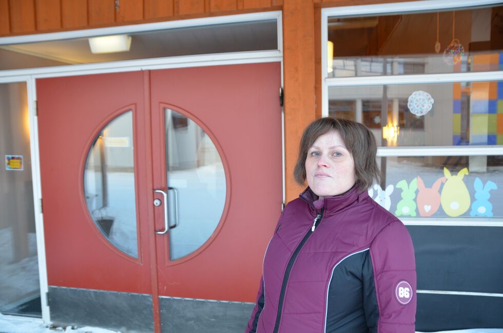 Bente Buskum og en rekke foreldre reagerer på at SFO i Lakselv er stengt hele sommeren.
 Foto: Roger Albrigtsen