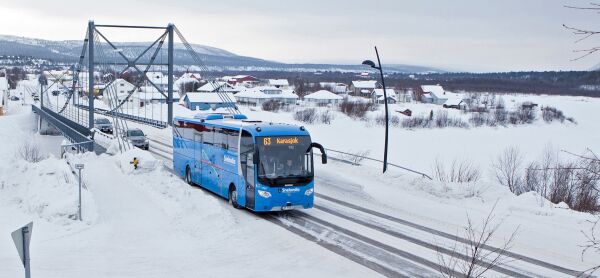 Flere tar bussen