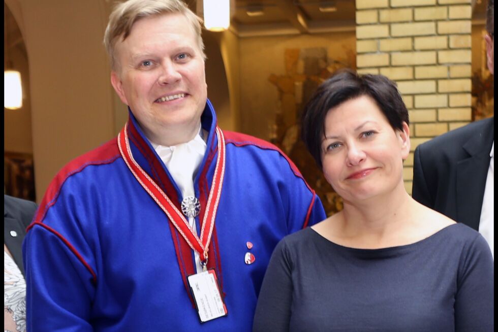 samkjørt: Arbeiderpartiets parlamentariske leder på Sametinget, Ronny Wilhelmsen, og Tana Arbeiderparti sin ordførerkandidat, Helga Pedersen.
 Foto: Arbeiderpartiet