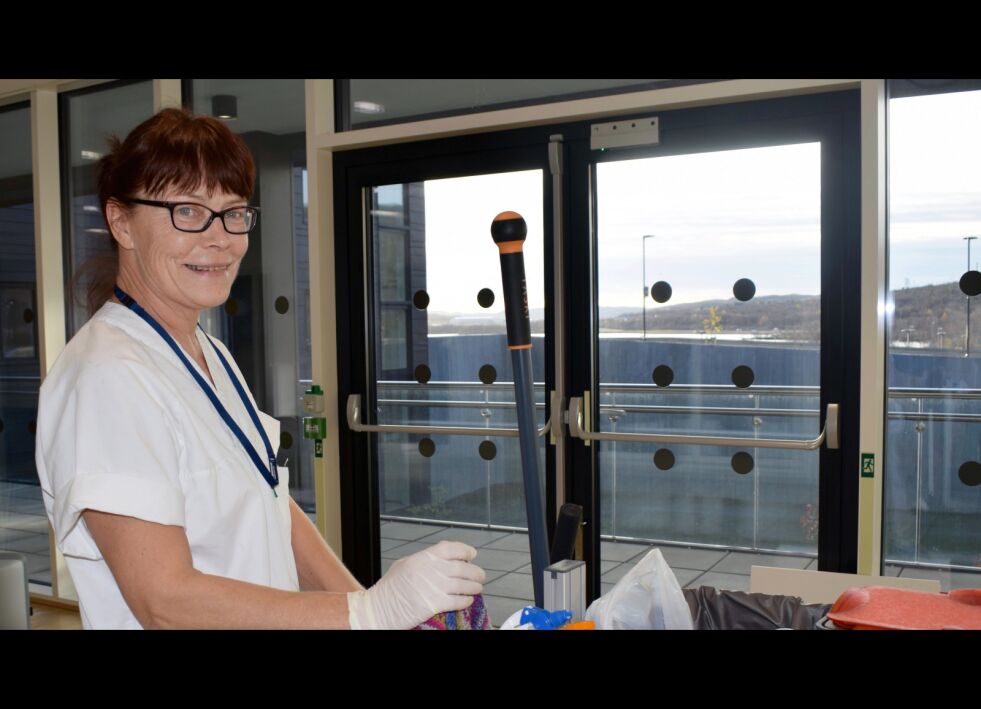 Liselott Björk gleder seg over den nye arbeidsplassen sin med en av byens beste utsikter.
 Foto: Birgitte Wisur Olsen