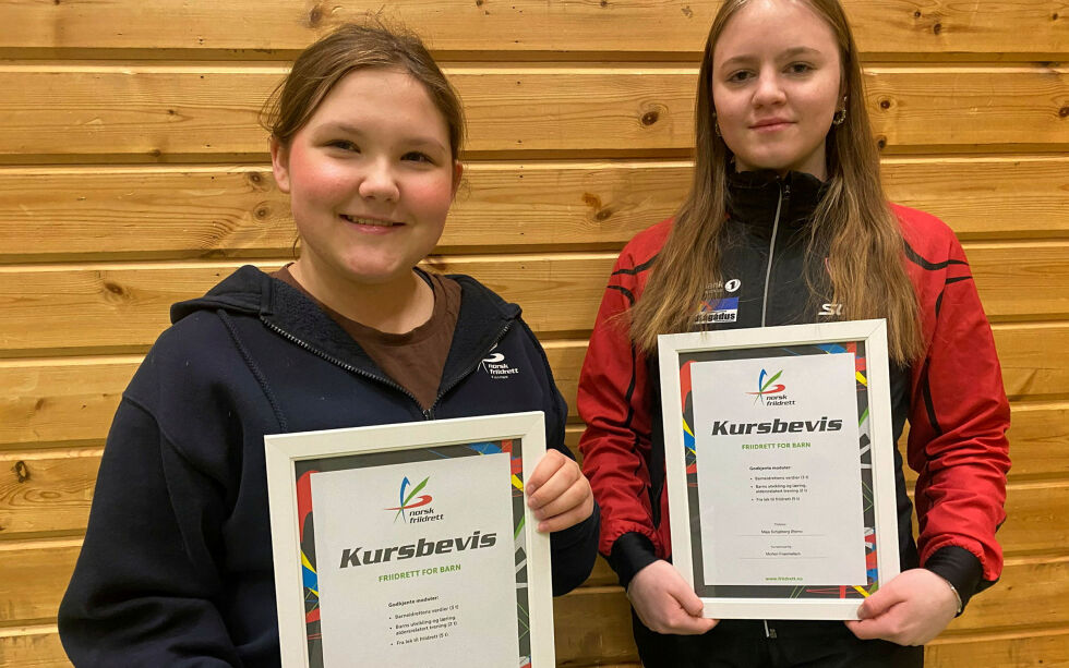 15 år gamle Emilie Olsen Kjærstad og 16 år gamle Maja Schjølberg Østmo har fullført kurs som trener i friidrett for barn.
 Foto: Thor Thrane
