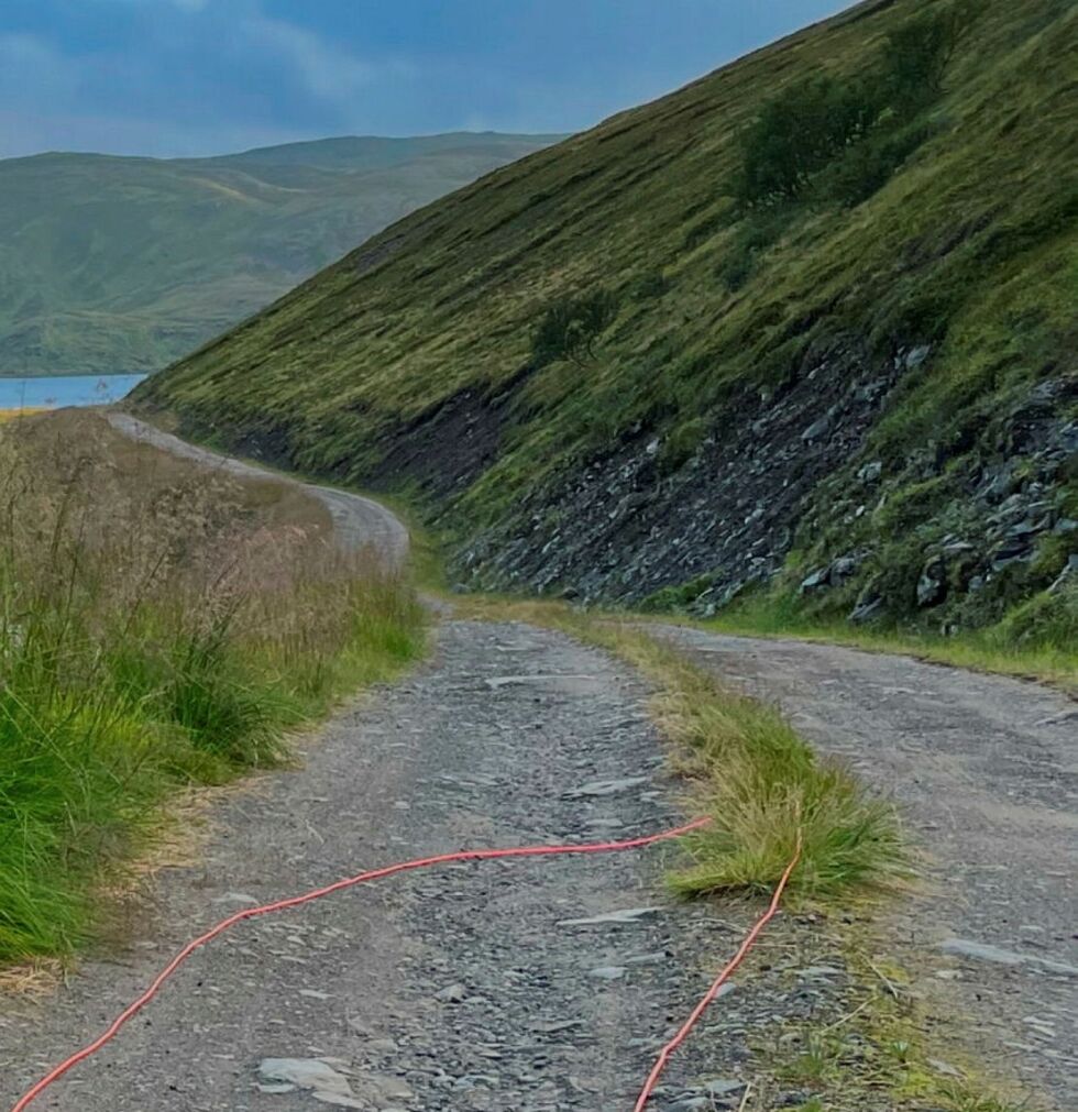 Veien ned til Tufjord er nå i elendig forfatning.
 Foto: Privat