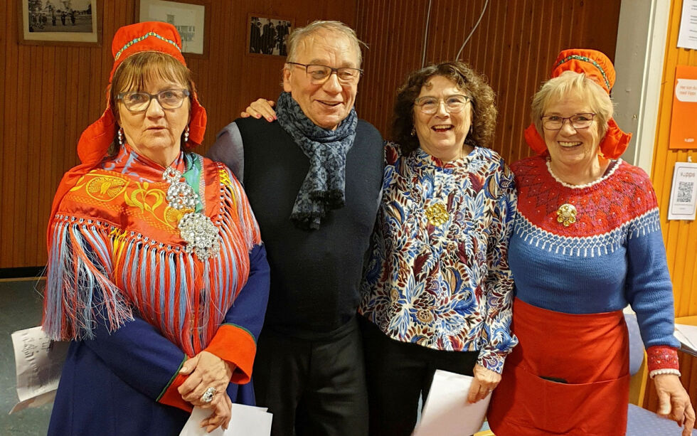 En del av sangfuglene. Fra venstre Borghild Johansen, Oddbjørn Karlsen, Toril Grøtte Pedersen og Øyfrid Johansen.
 Foto: Asfrid Karlsen
