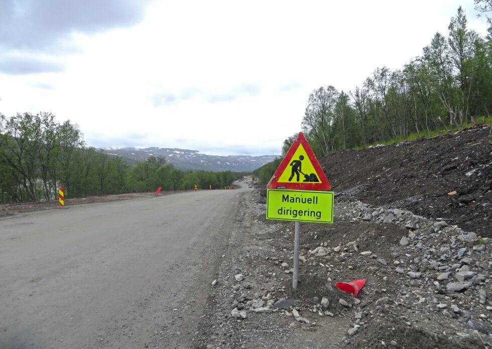 Riksvei 94 fra Skaidi mot Hammerfest er et av de områdene hvor veifarende vil merke at det er utbedringer på gang.
 Foto: Tine Maria Storhaug