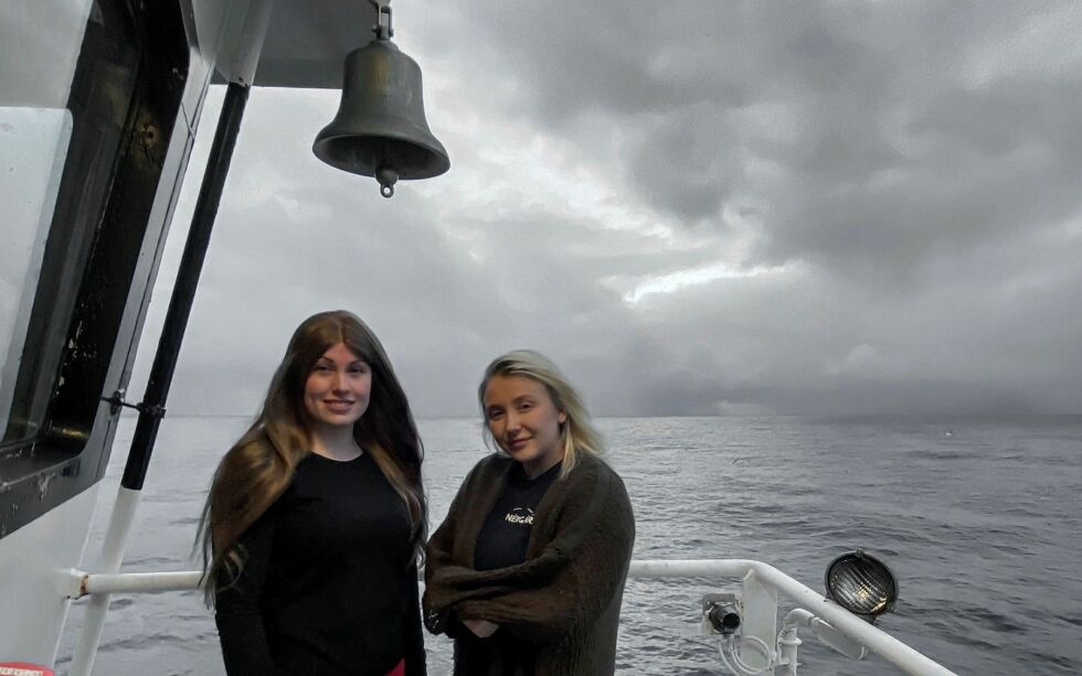 Mariell Celine Simonsen og Marte Antonsen på trål. 
– Vi reiste sammen det siste året jeg var ute, før jeg begynte på studiet, sier Simonsen.
 Foto: Privat