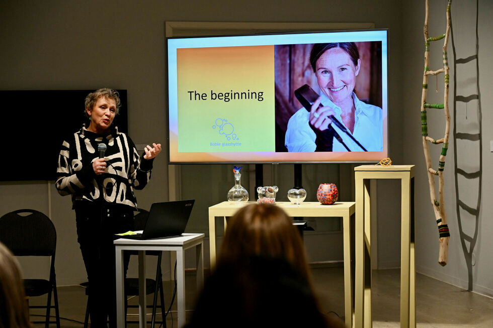 Her fra glasskunstseminaret på Sámi Dáiddaguovddáš (SDG) forrige uke. Der var også den svenske glassblåseren Maria, som i sin tid inspirerte Tonje til selv å starte som glassblåser.
 Foto: Diverse