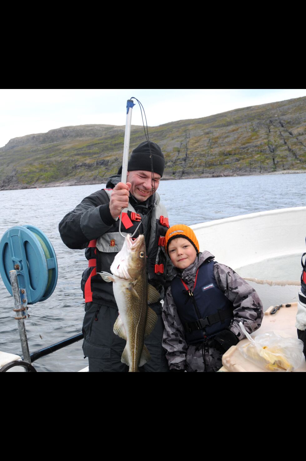 Nærings- og fiskeridepartementet foreslår rapporteringsplikt for turistbedrifter og økning i utførselskvoten fra 15 til 30 kilo for de som har fisket ved en registrert bedrift.
 Foto: Illustrasjon