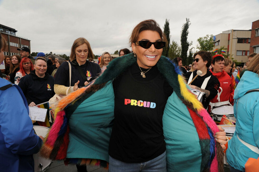 Erlend Elias Skoglund Bragstad er headliner både for ungdommen og de voksne. Bildet er fra årets Alta Pride.
 Foto: Rita Heitmann