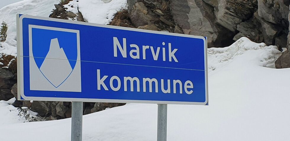 Slik blir det fortsatt: Kun norsk navn på kommuneskiltet. Foto: Steinar Solaas