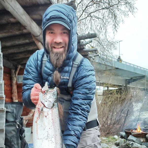 Første laks tatt i Neiden