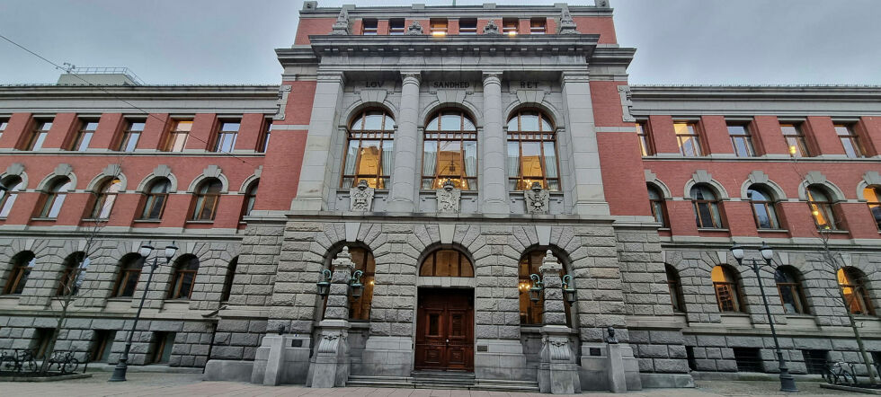 Høyesterett har ingen samiske dommere. Selv om det demokratiske prinsippet er at alle, også samer, skal dømmes av sine «likemenn».
 Foto: Steinar Solaas