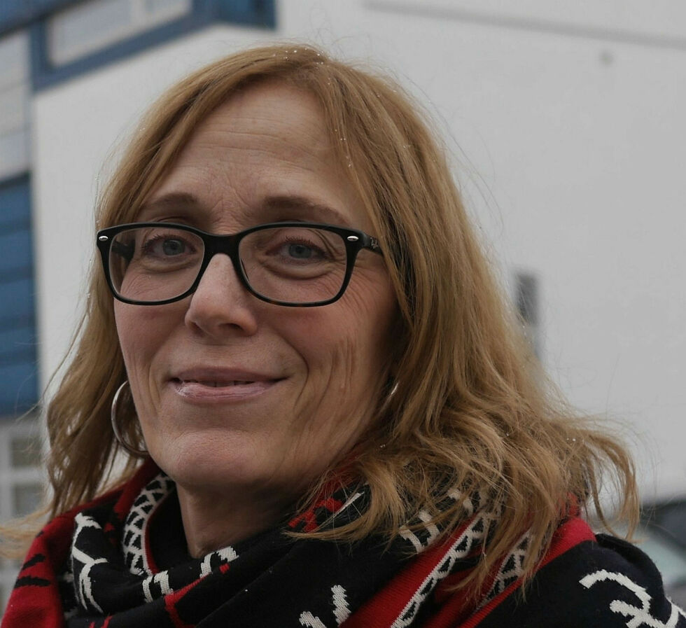 Edelh Ingebrigtsen og Inger Katrin Berg vil ha tillatelse fra Nordkapp kommune, slik at innbyggere i Gjesvær kan benytte skolen til trening.
 Foto: Geir Johansen