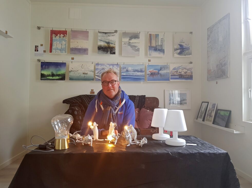 Et spennende konsept har sett dagens lys i Polmak. Per Egil kan by på kunst, belysning og diverse interiør.
 Foto: Trine Johansen